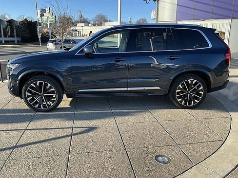 New 2026 Volvo XC90 T8 Ultra w/ Protection Package Premier image 11