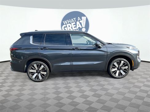 New 2026 Mitsubishi Outlander SEL image 7