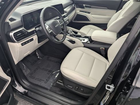Used 2024 Kia Telluride S w/ S Sunroof Package FWD image 9