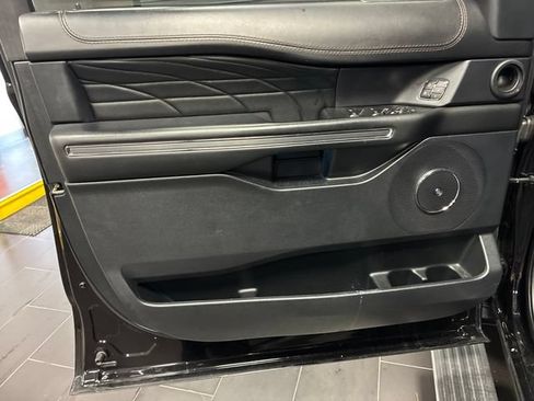 Used 2021 Ford Expedition Max Platinum RWD image 10