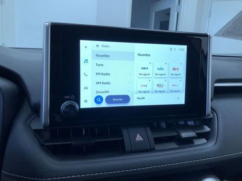 Certified 2025 Toyota RAV4 LE image 28