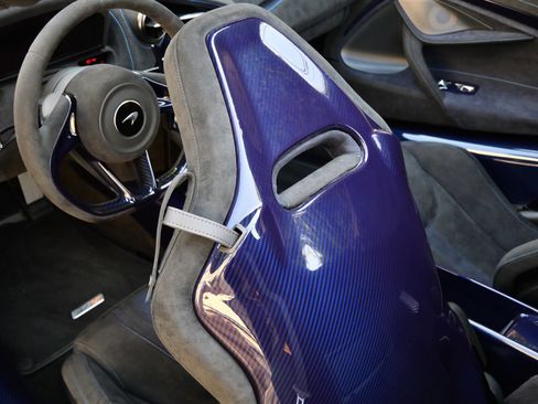 Used 2022 McLaren 765LT RWD image 19