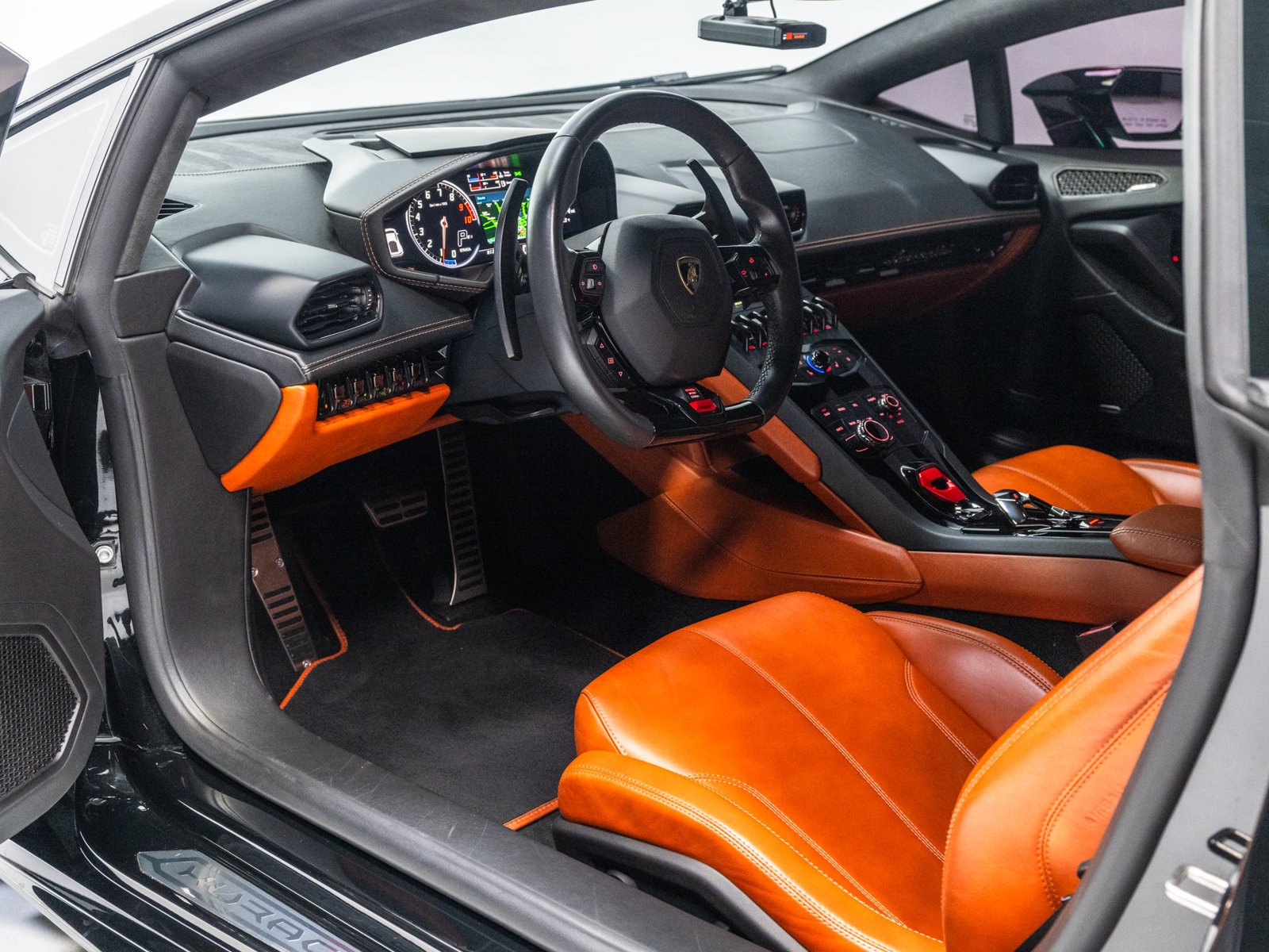 Used 2018 Lamborghini Huracan LP 610-4 AWD/4WD image 24