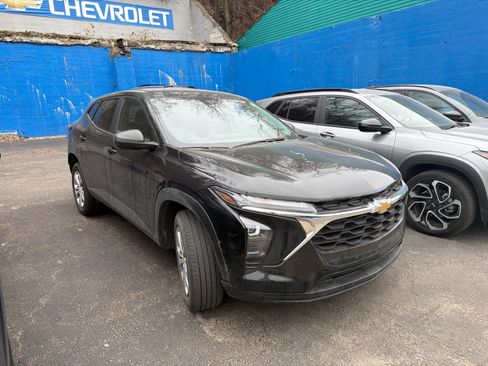 Certified 2024 Chevrolet Trax LS image 3