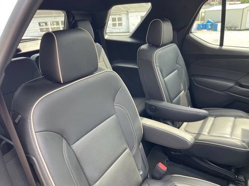 Used 2022 Chevrolet Traverse Premier AWD/4WD image 41