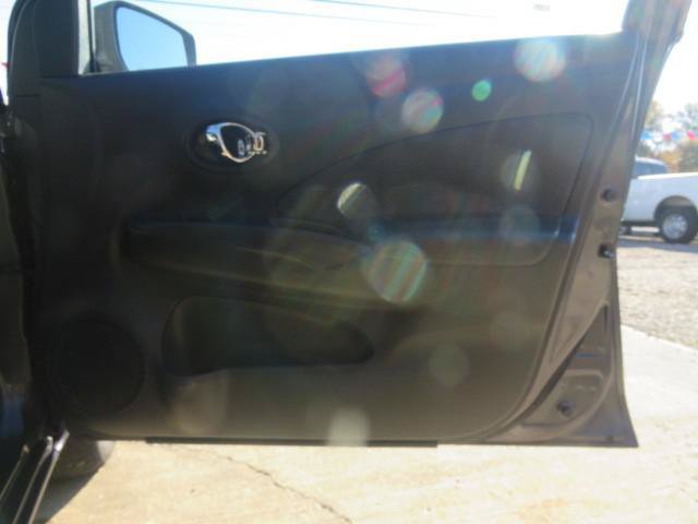 Used 2015 Nissan Versa SV FWD image 20