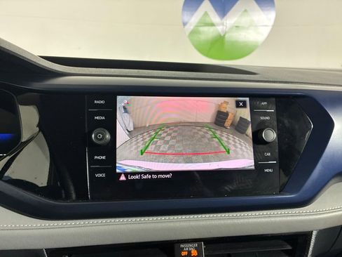 Used 2024 Volkswagen Taos SE FWD image 18