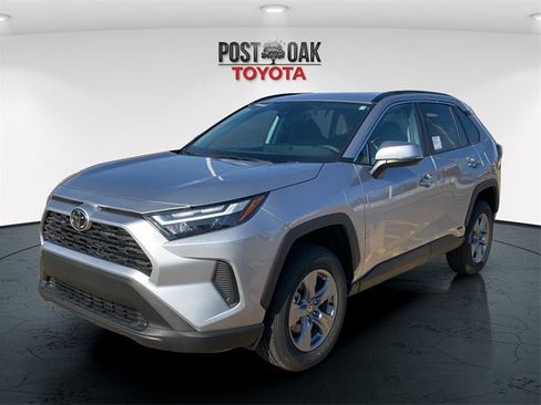 New 2025 Toyota RAV4 XLE image 3