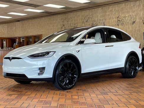 Used 2018 Tesla Model X 75D AWD/4WD image 5