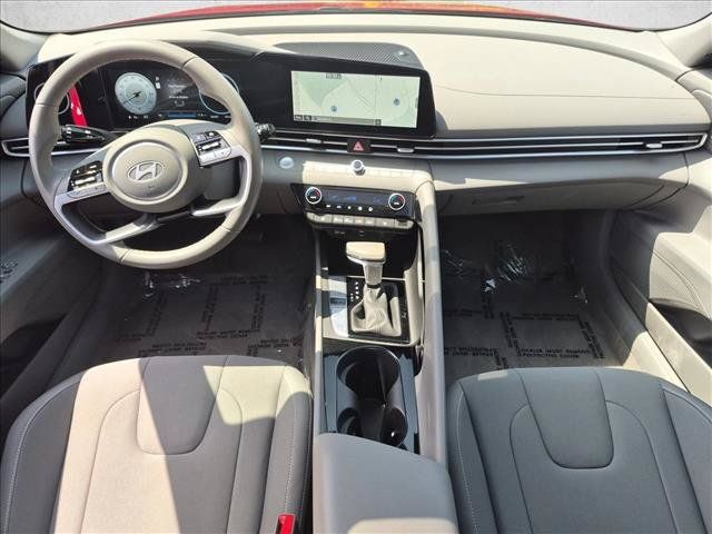 Used 2024 Hyundai Elantra SEL w/ Convenience Package FWD image 18