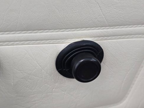 Used 1990 Volkswagen Cabriolet FWD image 88