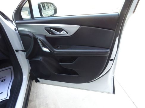 Certified 2024 Chevrolet Blazer LT w/ Convenience Package FWD image 29