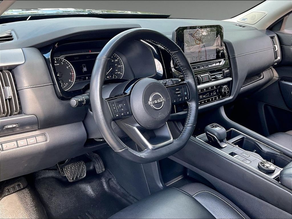 Used 2023 Nissan Pathfinder SL w/ SL Premium Package AWD/4WD image 8