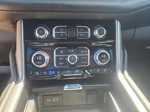 Used 2022 GMC Yukon Denali AWD/4WD image 13