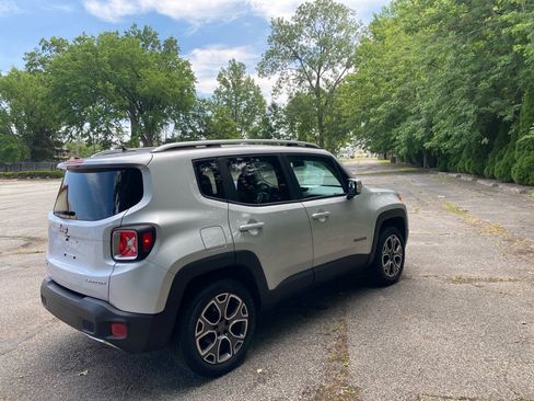 Used 2015 Jeep Renegade Limited AWD/4WD image 5