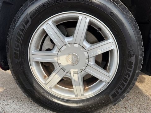 Used 2004 Cadillac SRX w/ Preferred Equipment Group RWD image 22