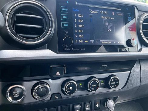 Certified 2018 Toyota Tacoma TRD Sport w/ Technology Package AWD/4WD image 16