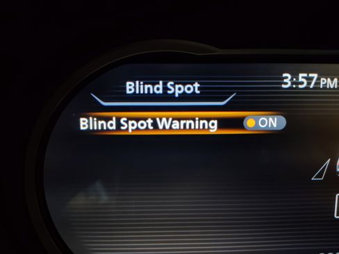 Used 2019 Nissan Kicks SV image 4