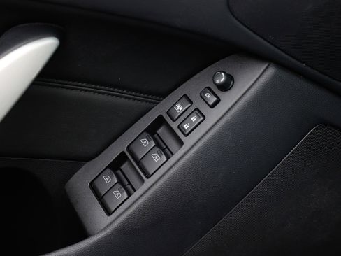 Used 2014 INFINITI Q60 Convertible w/ Premium Package image 49