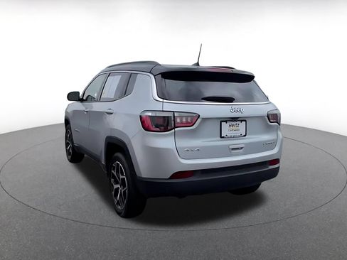 Used 2025 Jeep Compass Limited AWD/4WD image 11