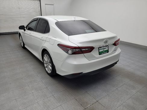 Used 2021 Toyota Camry XLE FWD image 5