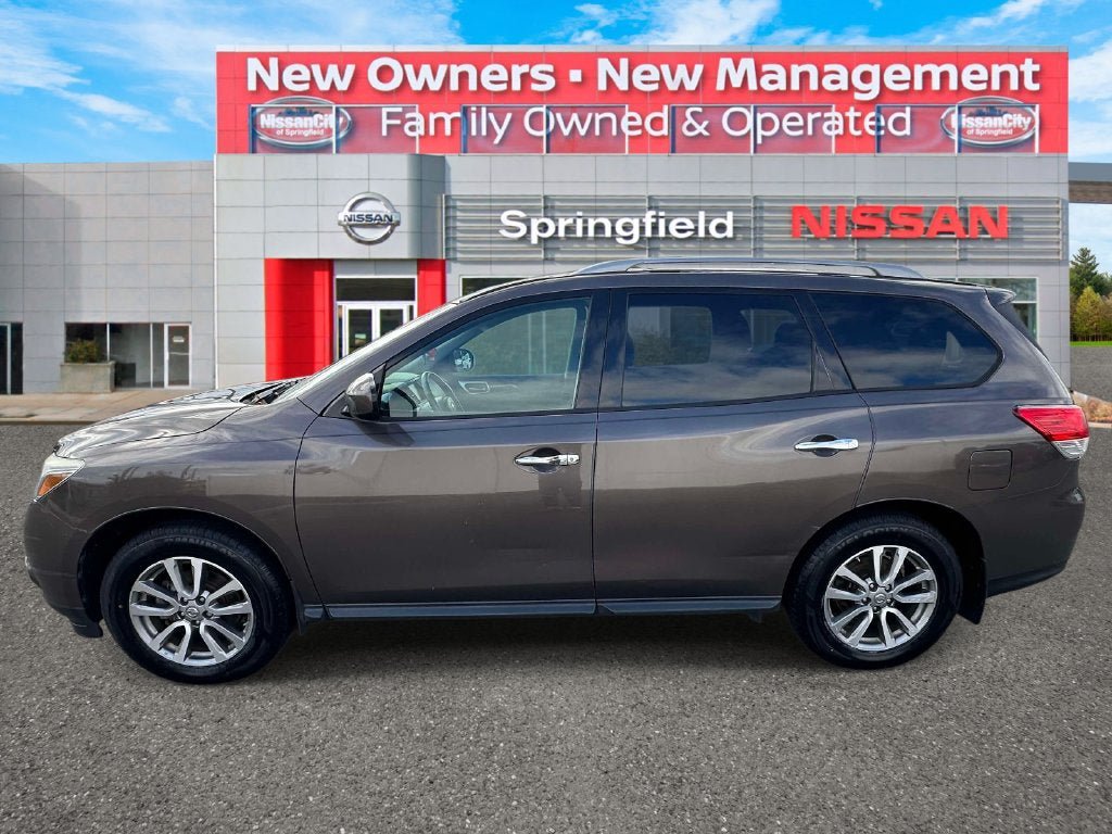 Used 2015 Nissan Pathfinder SV w/ Cargo Package FWD image 6
