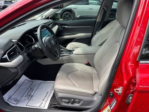 Used 2019 Toyota Camry XSE w/ Driver Assist Package FWD image 9