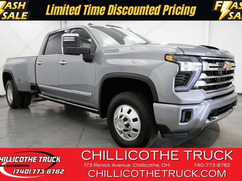 Used 2024 Chevrolet Silverado 3500 High Country w/ High Country Premium Package AWD/4WD image 1