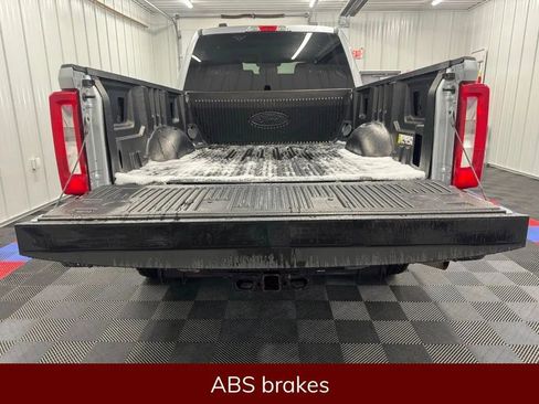 Used 2023 Ford F250 XLT AWD/4WD image 6