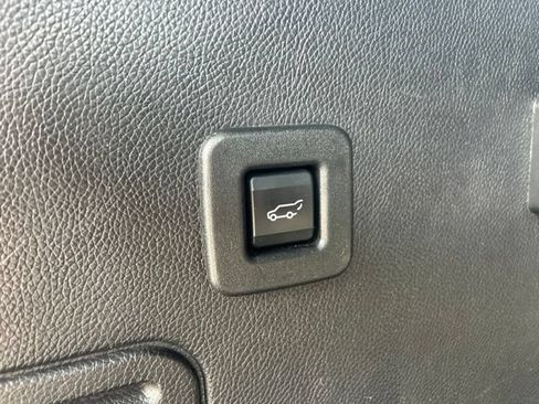 Used 2015 Ford Expedition EL XLT w/ Equipment Group 202A RWD image 20