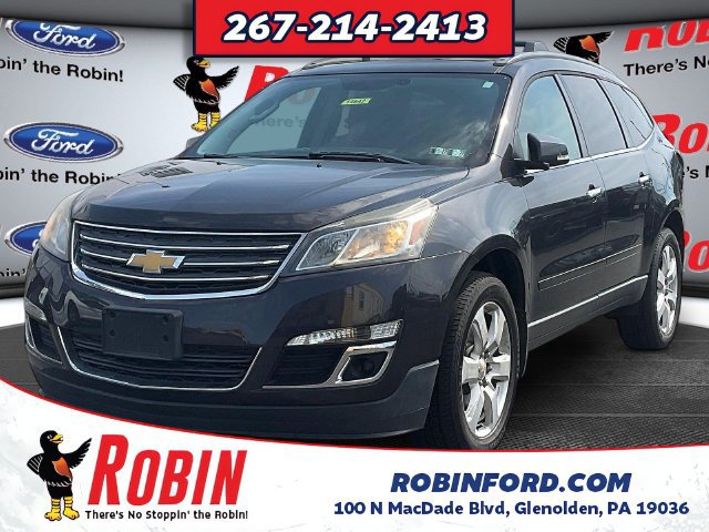 Used 2017 Chevrolet Traverse LT w/ Style and Technology Package FWD image 3