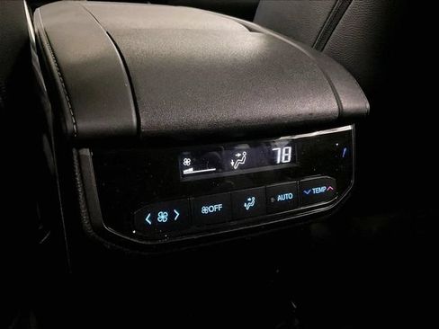 Used 2021 Toyota Highlander Limited AWD/4WD image 33