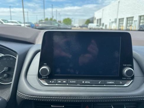Used 2023 Nissan Rogue SV AWD/4WD image 10