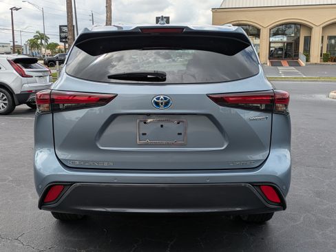 Used 2024 Toyota Highlander Limited AWD/4WD image 5