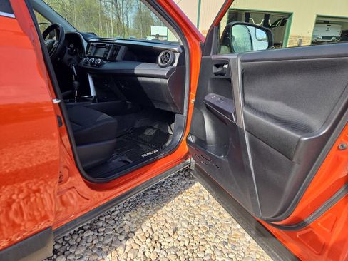 Used 2016 Toyota RAV4 LE AWD/4WD image 23