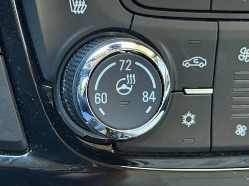 Used 2019 Buick Encore Essence AWD/4WD image 21
