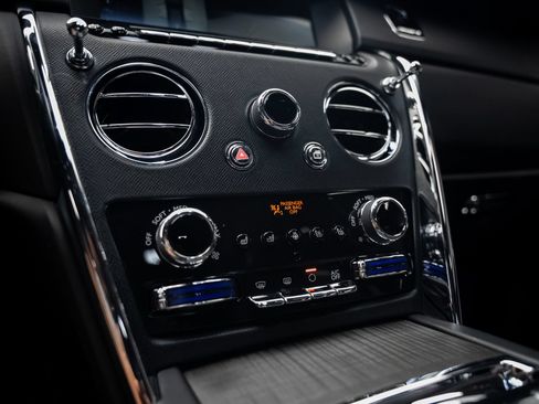 Used 2022 Rolls-Royce Cullinan w/ Technology Package AWD/4WD image 51