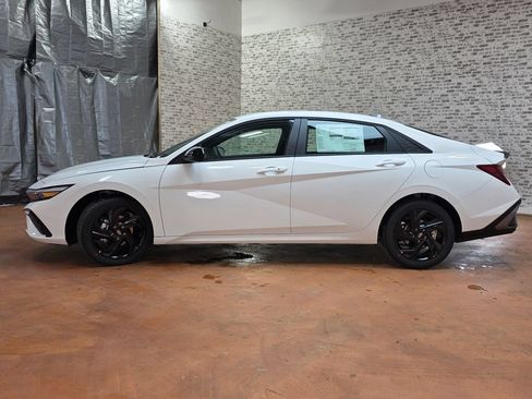 New 2026 Hyundai Elantra SEL Sport Premium FWD image 4