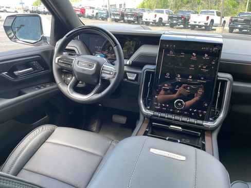 New 2026 GMC Yukon Denali w/ Denali Reserve Package AWD/4WD image 23