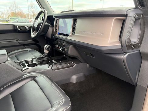 Used 2025 Ford Bronco Outer Banks AWD/4WD image 11