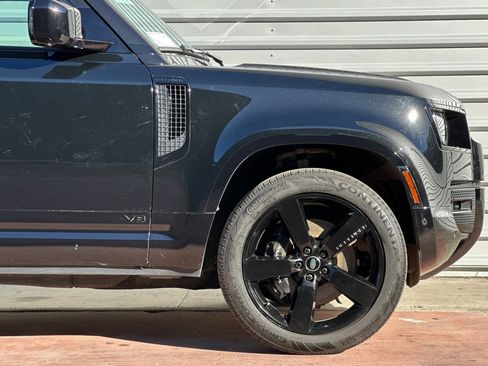 Used 2023 Land Rover Defender 110 V8 image 36