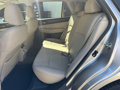 Used 2018 Subaru Outback 2.5i Limited AWD/4WD image 9