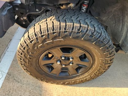 Used 2021 Jeep Gladiator Mojave AWD/4WD image 8