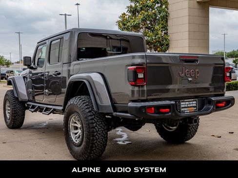 Used 2024 Jeep Gladiator Rubicon AWD/4WD image 6