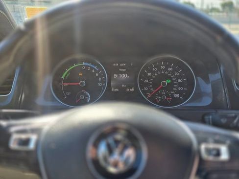 Used 2017 Volkswagen e-Golf SEL Premium image 23