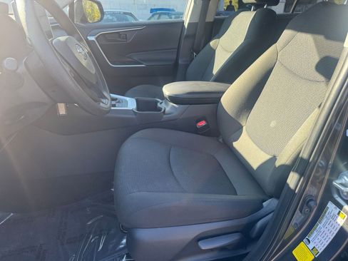 Used 2025 Toyota RAV4 LE image 25