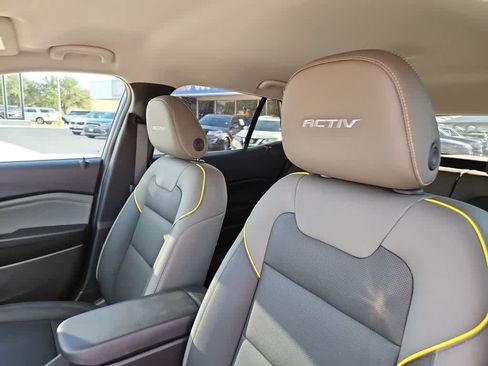 Used 2025 Chevrolet Trax ACTIV FWD image 19