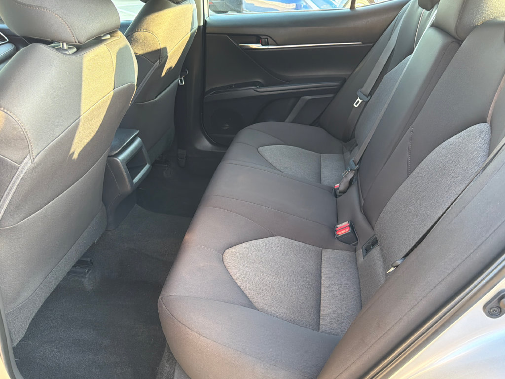 Used 2020 Toyota Camry LE FWD image 13