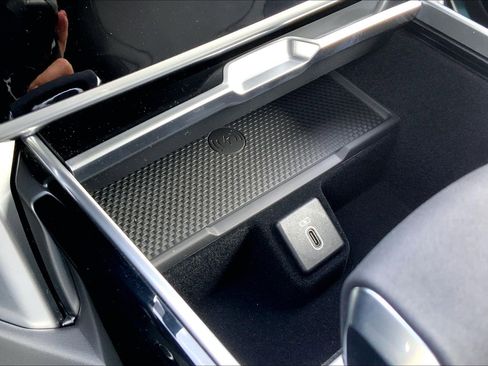 New 2026 Land Rover Range Rover Long Wheelbase SE image 22