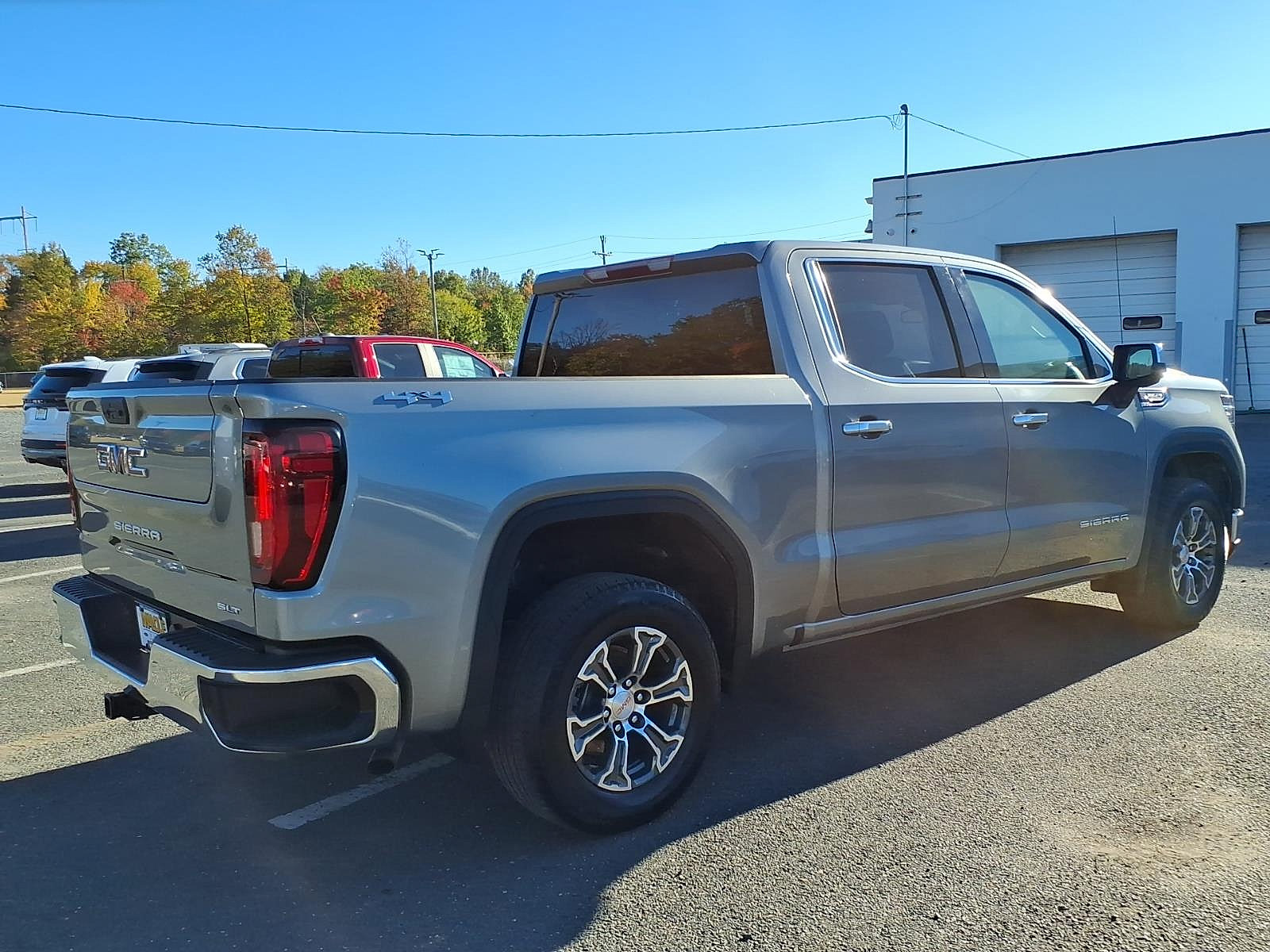 Used 2025 GMC Sierra 1500 SLT AWD/4WD image 6